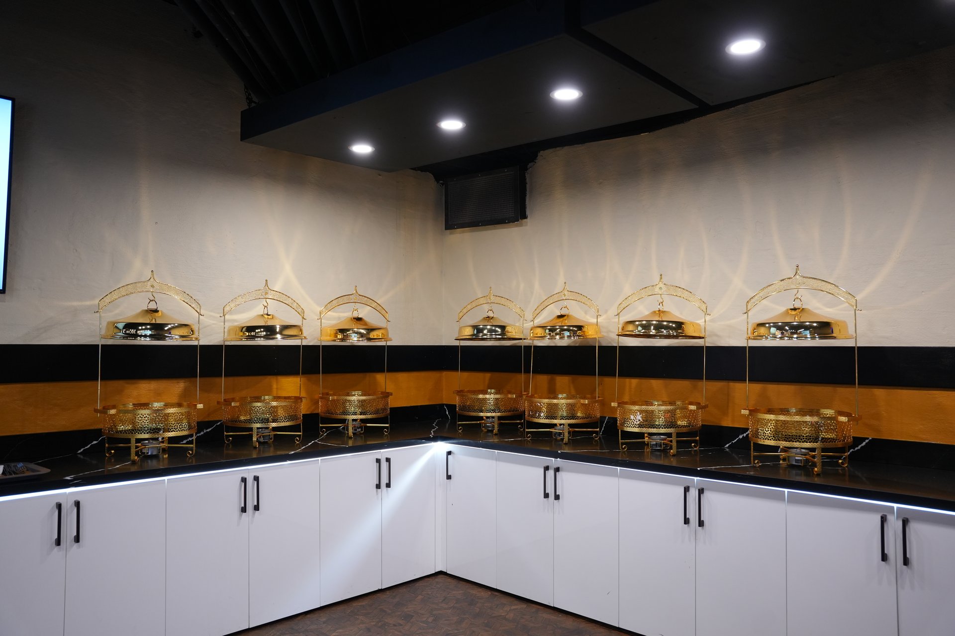 Gourmet Buffet Stations & Food Warmers