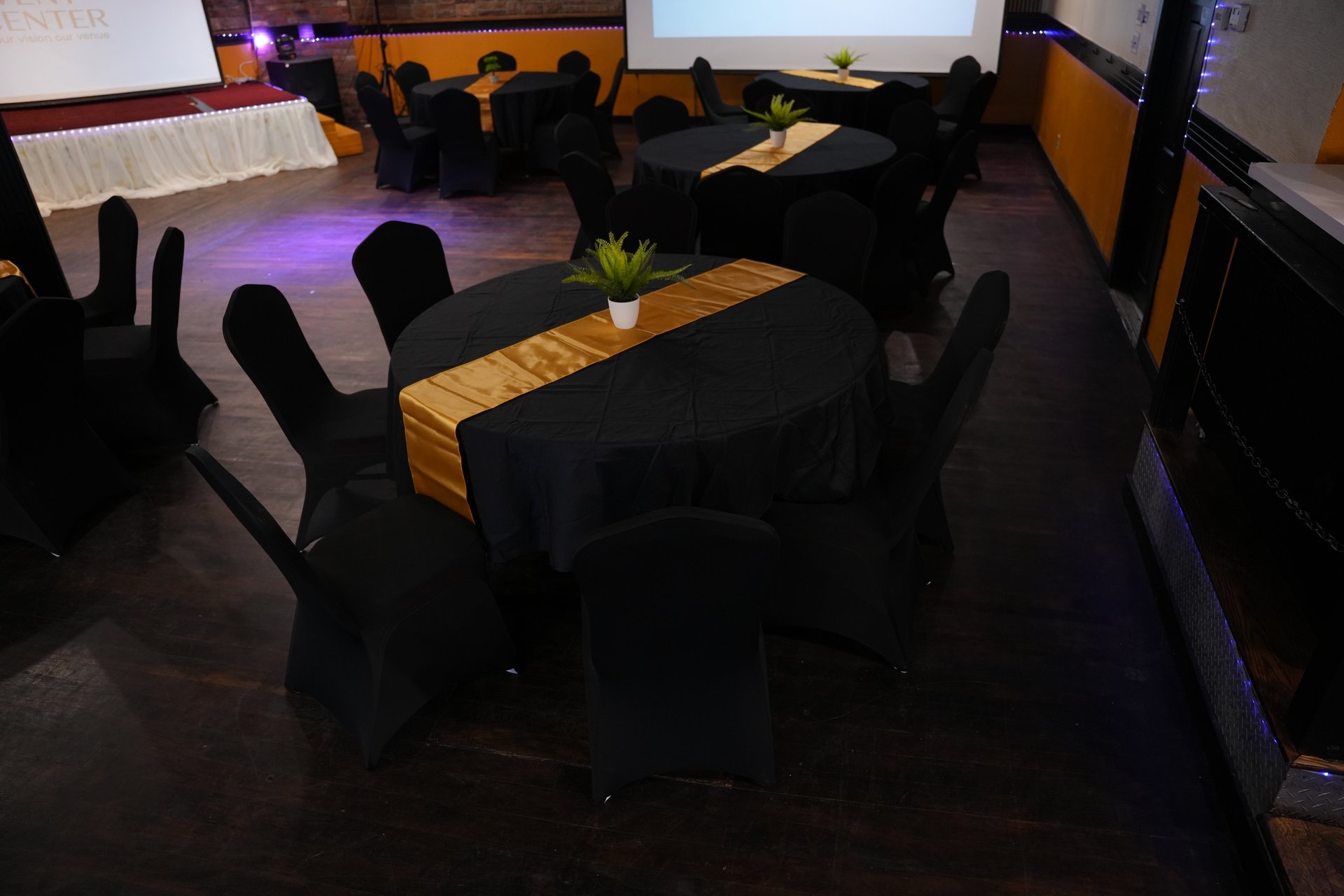 Banquet Dining Setup & Gold Runners